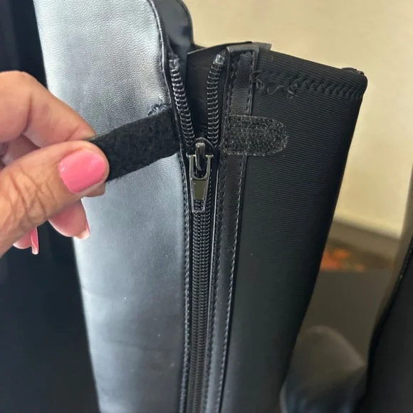 Stuart Weitzmann 5050 Black Knee High Black Boot. Size 4 - Picture 6 of 11